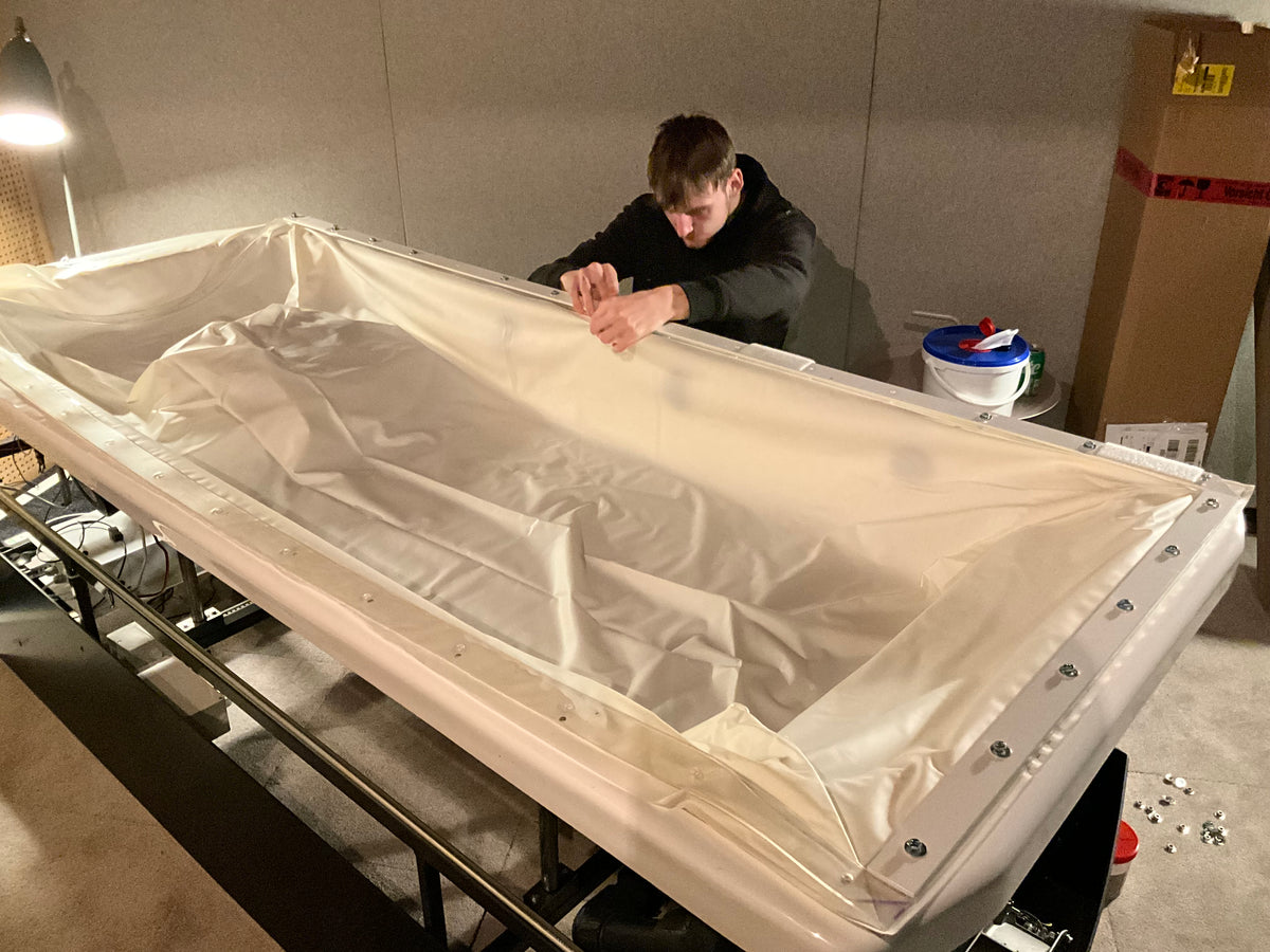Hands-on replacement of the dry flotation bed membrane during a later maintenance visit