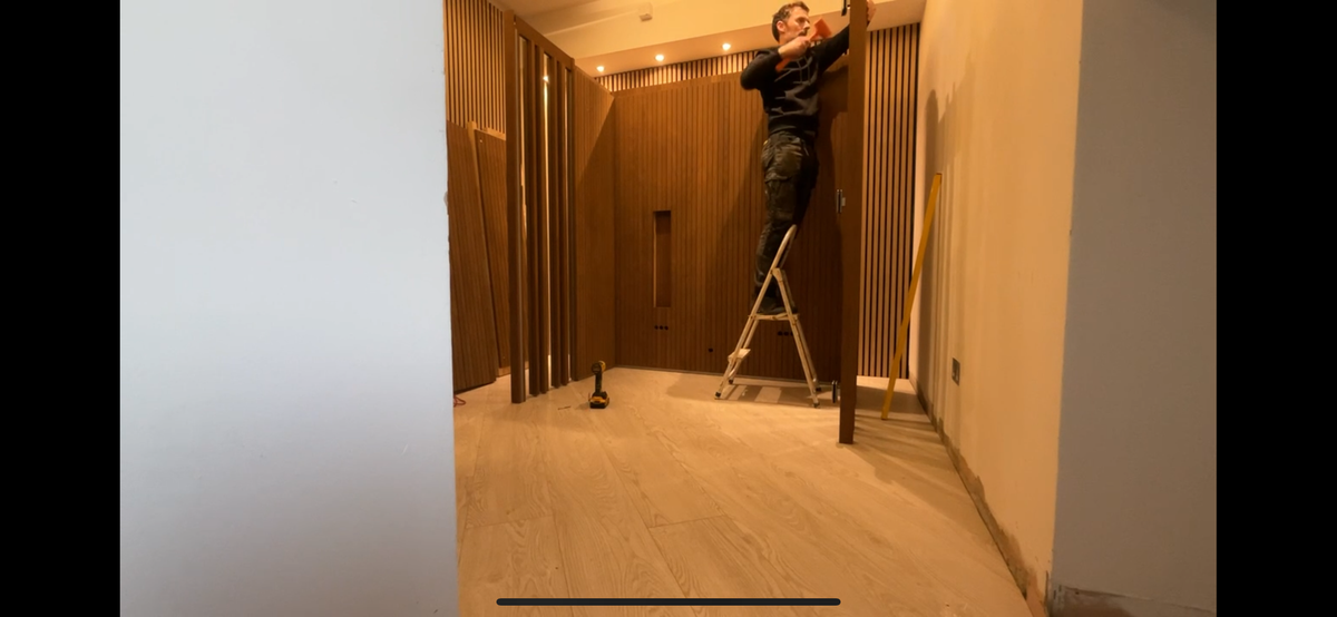 On-site construction of the timber sauna